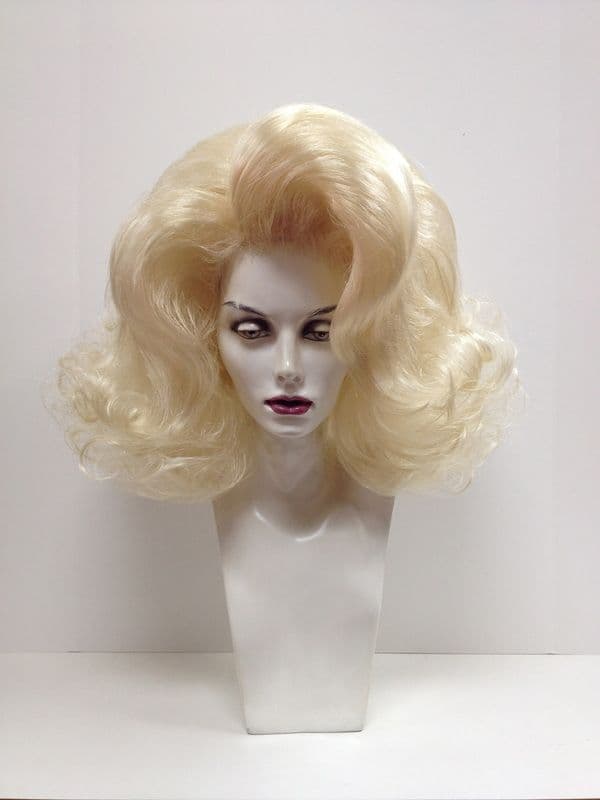 Cream Bombshell wig