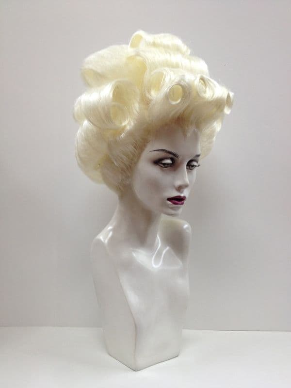 Porcelain Curl wig