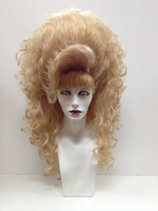 Golden Backlash wig