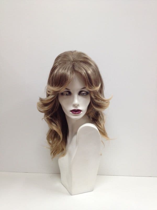Toffee Flip wig